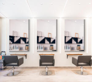 Plakspiegel voor in de kapsalon verzilverd