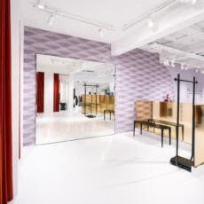 Paskamerspiegel in een winkel