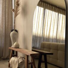 Staande boogspiegel brons gekleurd